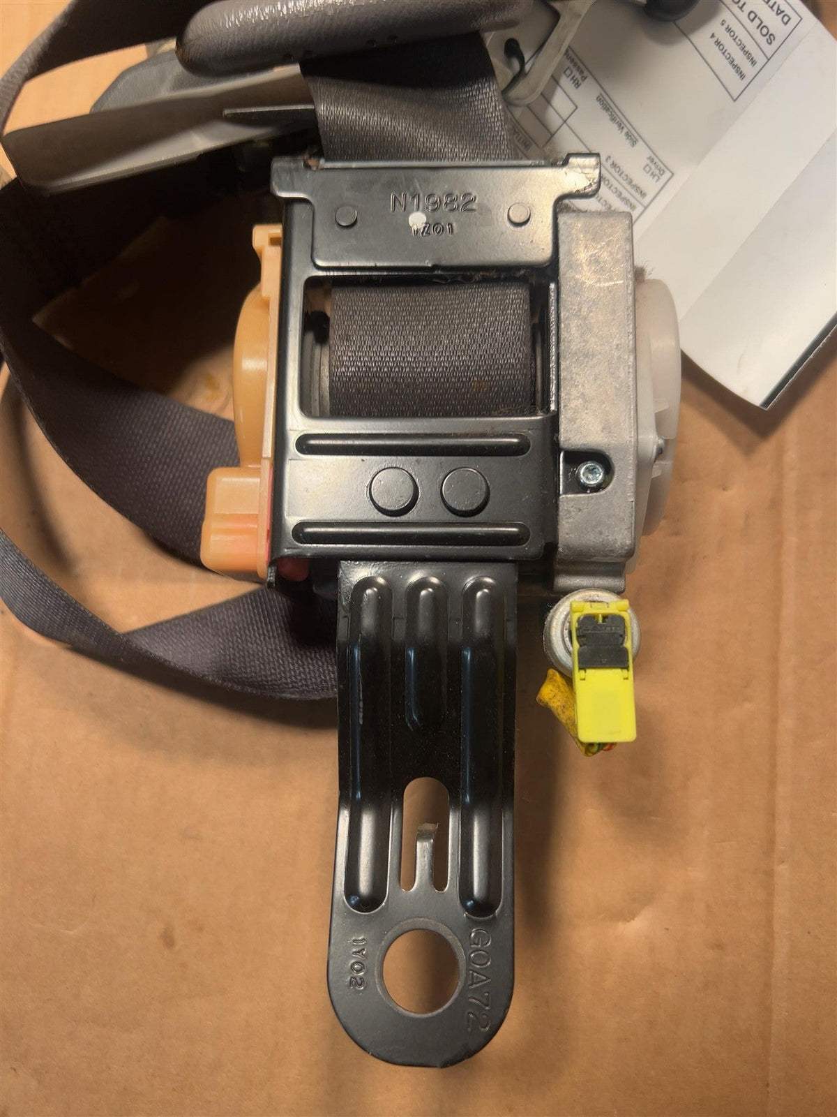 Seat Belt from a 2002 Nissan Pathfinder, front, photo 2