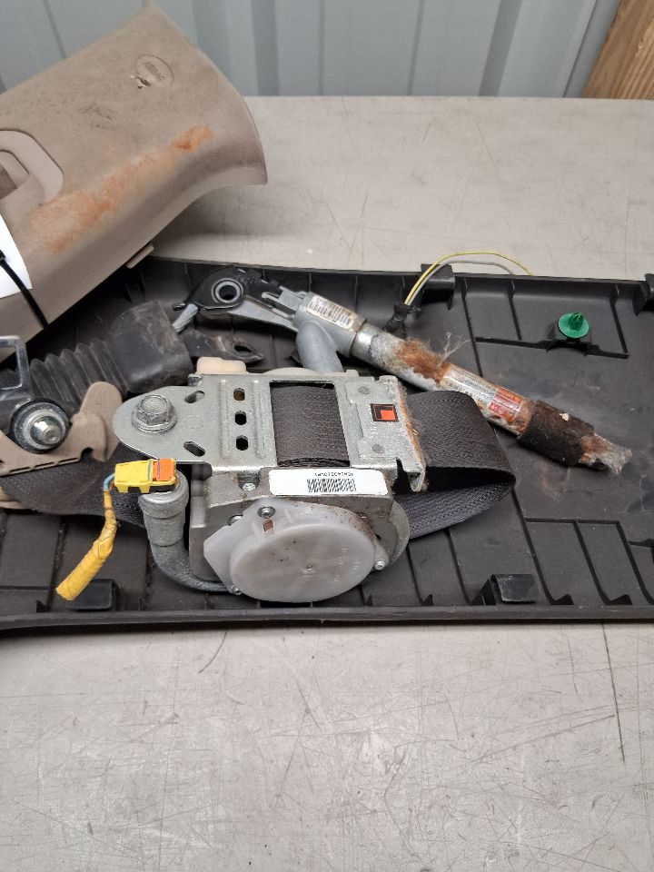 Seat Belt from a 2012 Kia Optima, front, photo 2