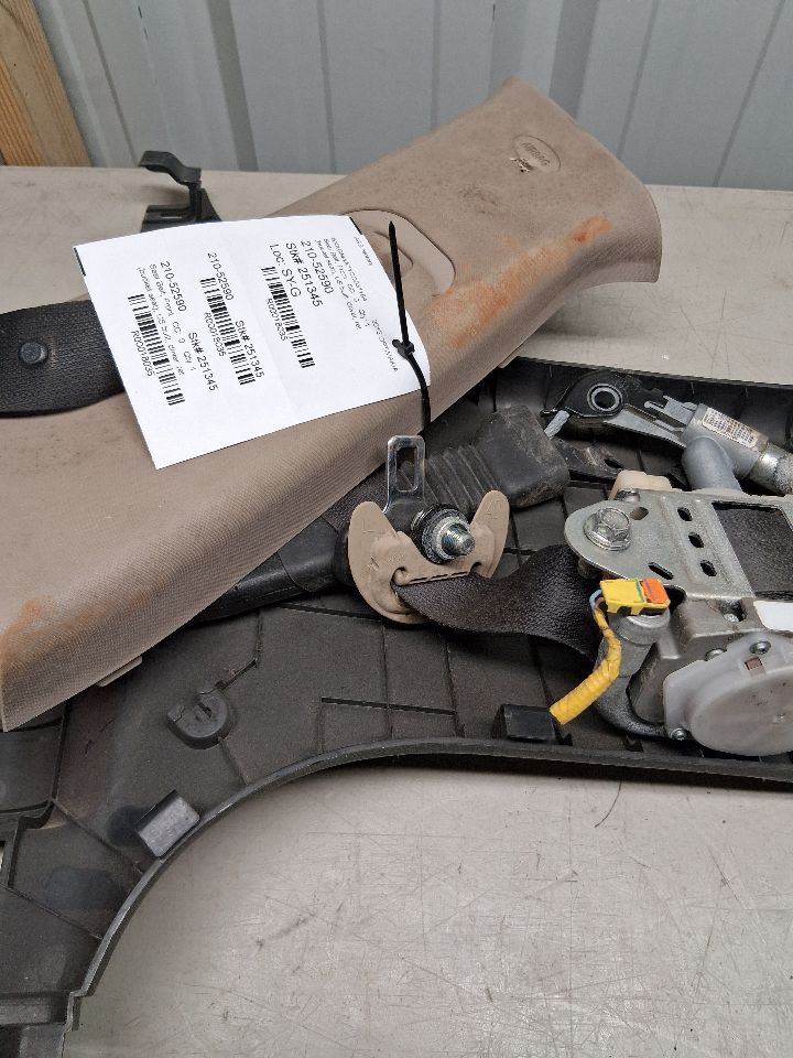 Seat Belt from a 2012 Kia Optima, front, photo 3