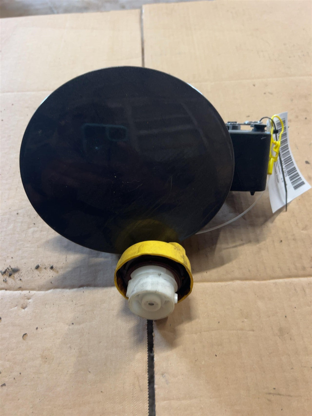 Fuel Door from a 2018 Jeep Cherokee, photo 2