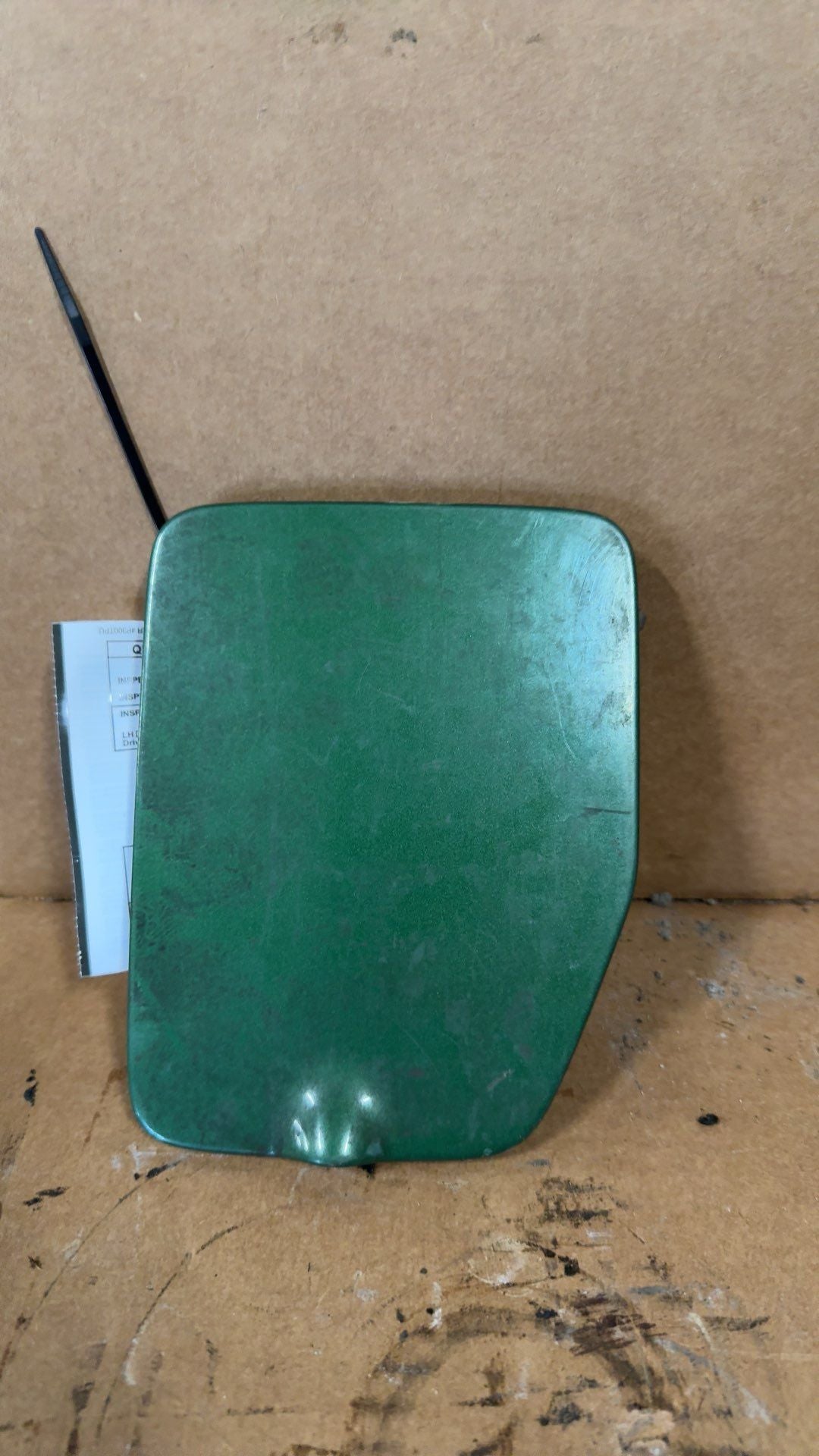 Fuel Door from a 1999 Nissan Frontier, photo 3