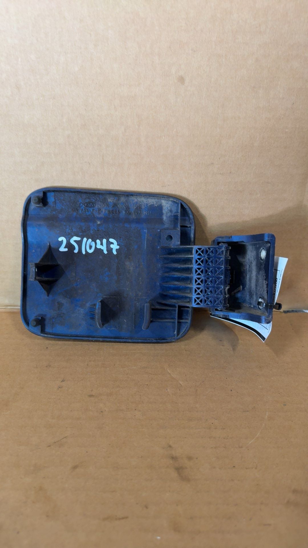 Fuel Door from a 2005 Kia Spectra, photo 2