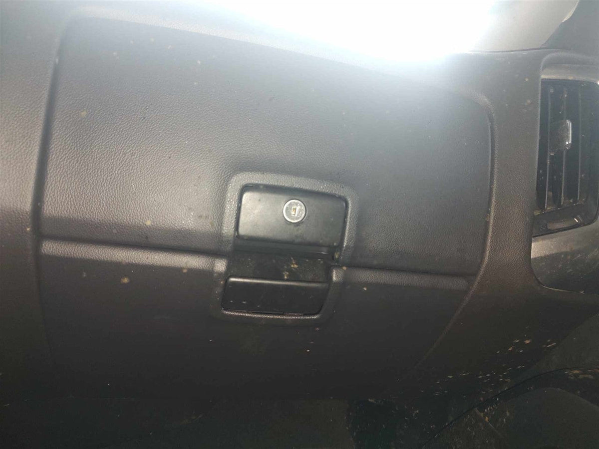Glove Box from a 2018 Chevrolet Silverado 1500, photo 1