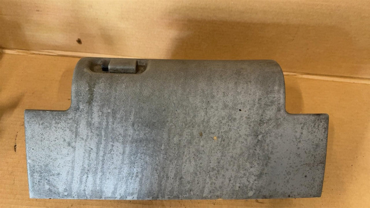 Glove Box from a 1999 Chevrolet Suburban 1500, photo 1