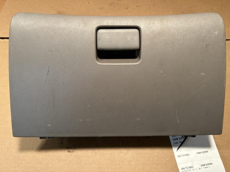 Glove Box from a 2003 Toyota Corolla, photo 2