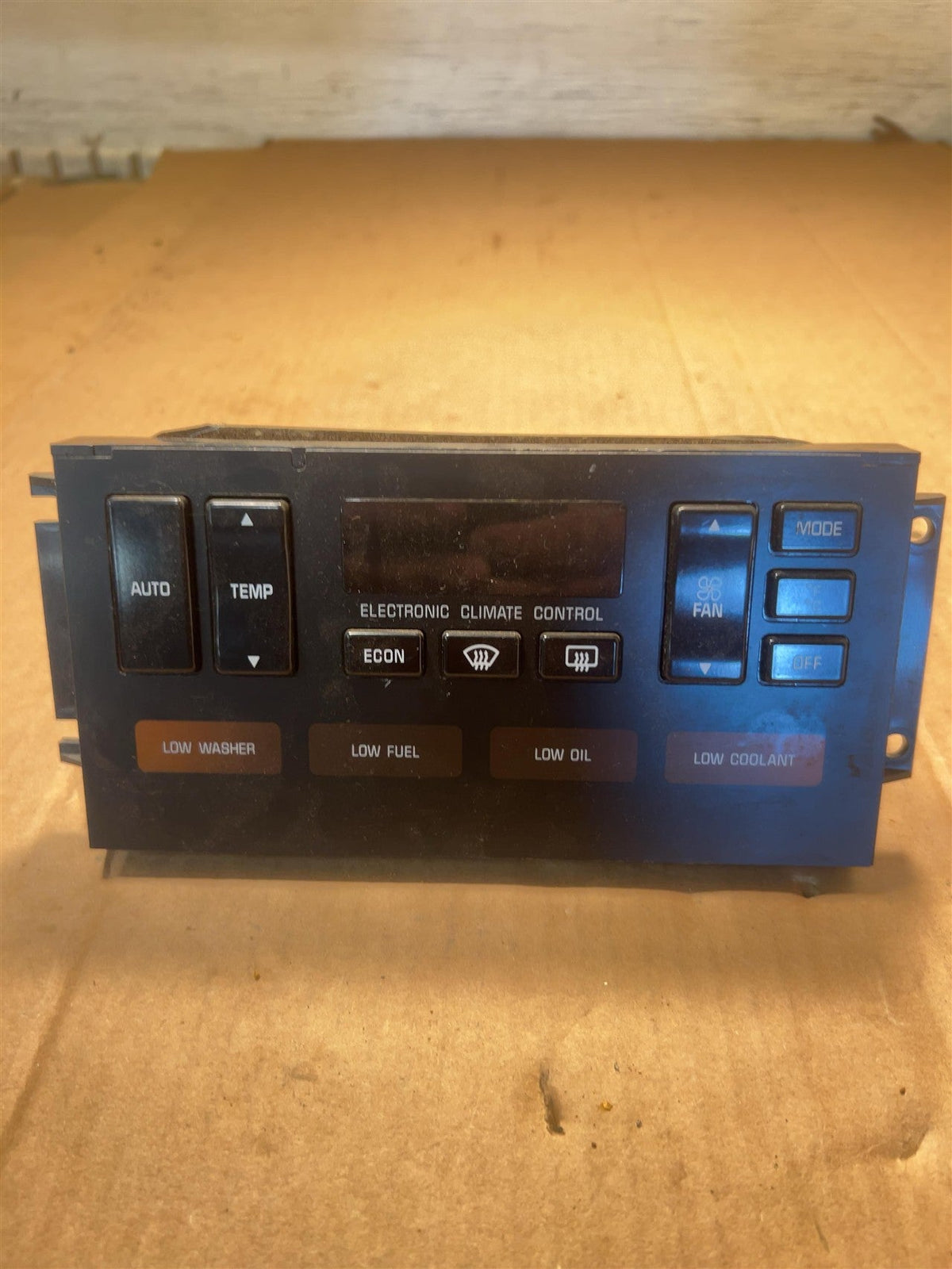 Climate Control Panel from a 1992 Buick Roadmaster, photo 1
