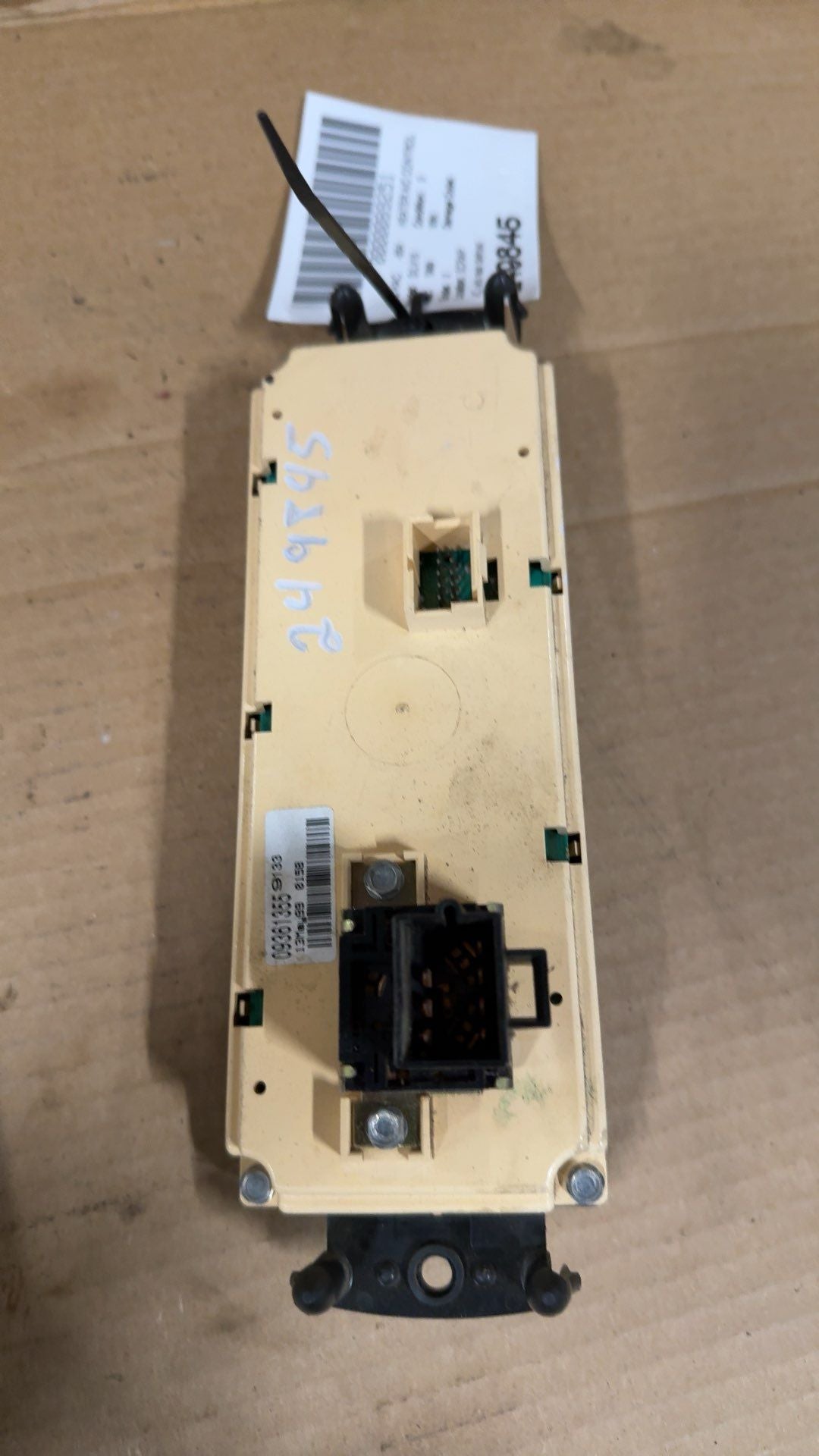 Climate Control Panel from a 1999 Chevrolet Silverado 1500, photo 2