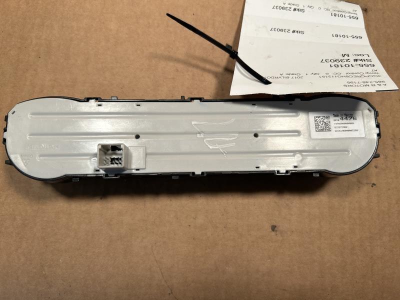 Climate Control Panel from a 2017 Chevrolet Silverado 1500, photo 2