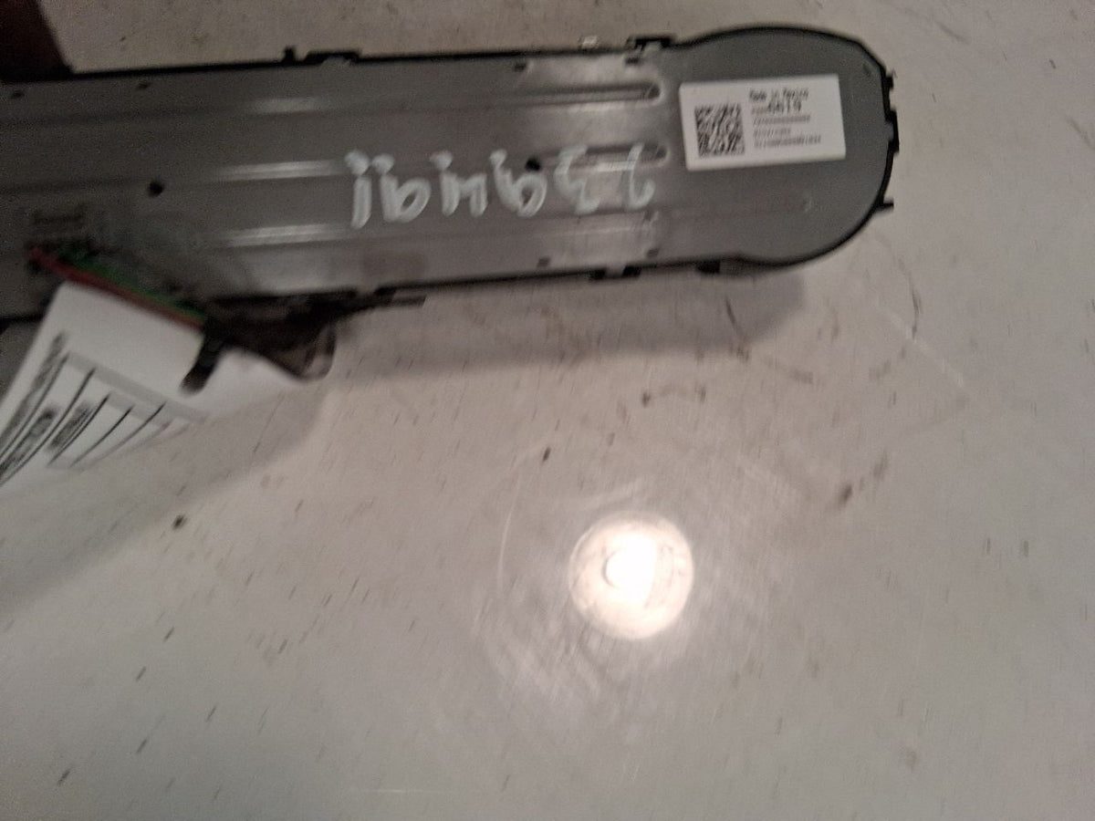 Climate Control Panel from a 2015 Chevrolet Colorado, photo 3