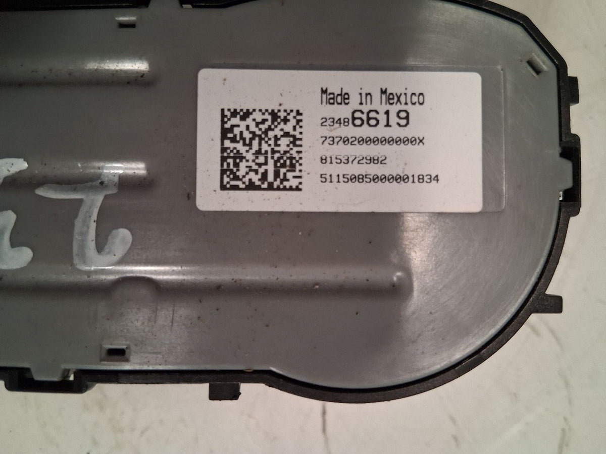 Climate Control Panel from a 2015 Chevrolet Colorado, photo 4