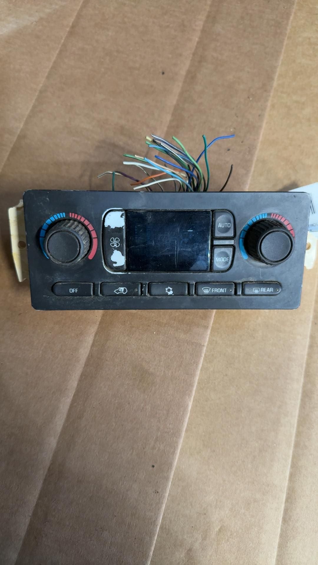 Climate Control Panel from a 2002 Chevrolet Trailblazer, front, photo 1