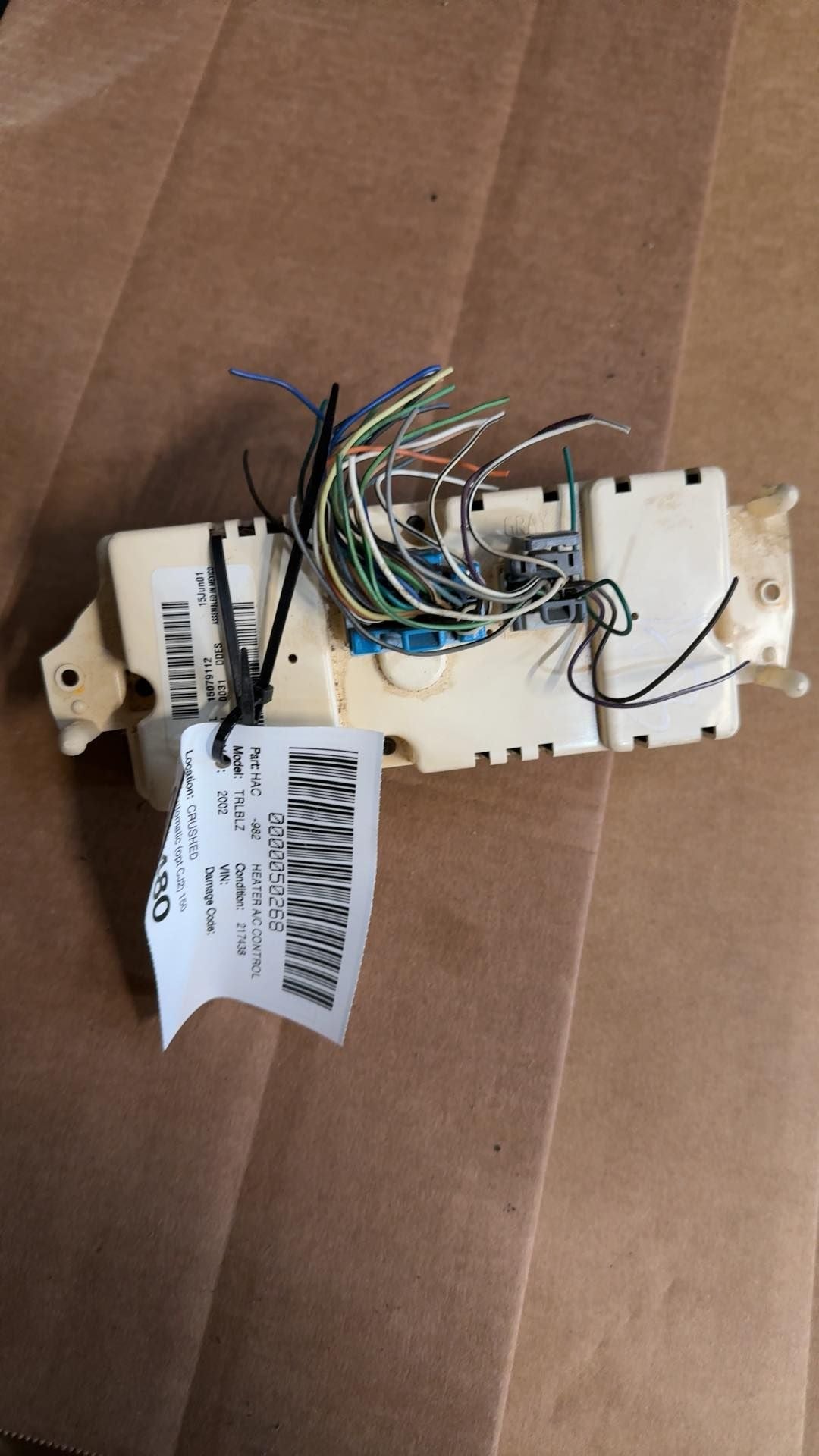 Climate Control Panel from a 2002 Chevrolet Trailblazer, front, photo 2