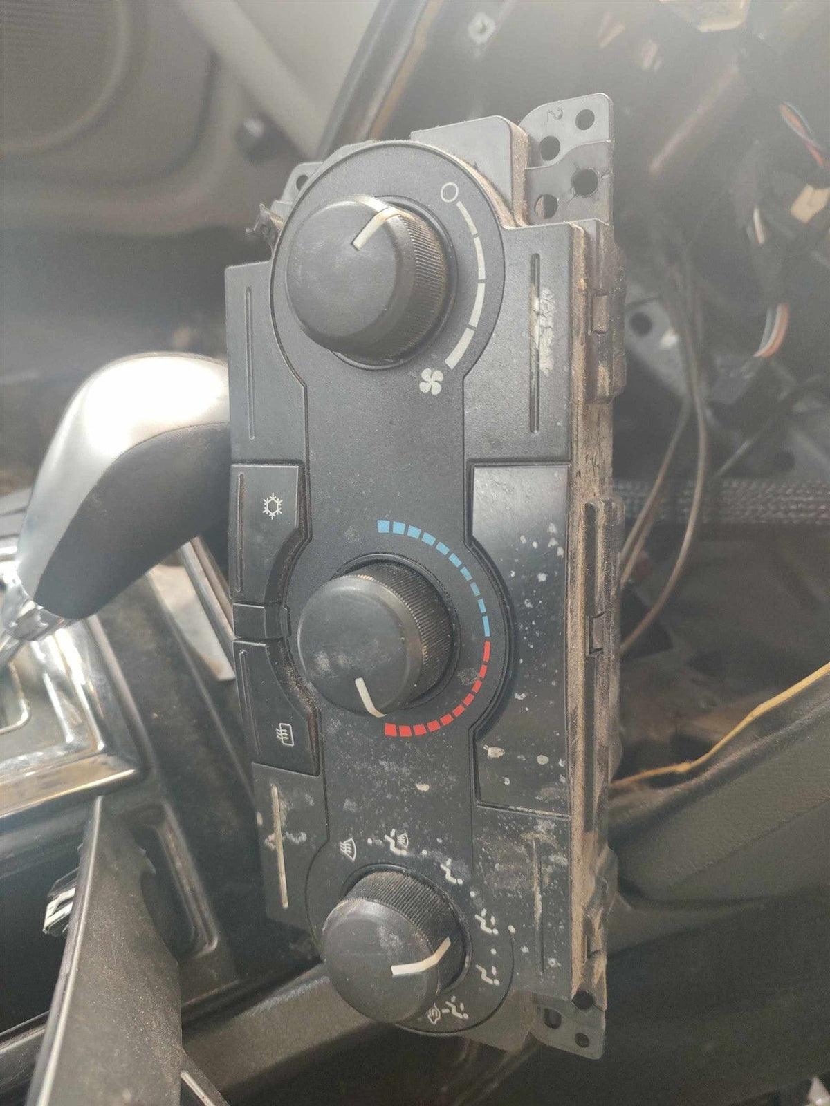Climate Control Panel from a 2007 Dodge, photo 1