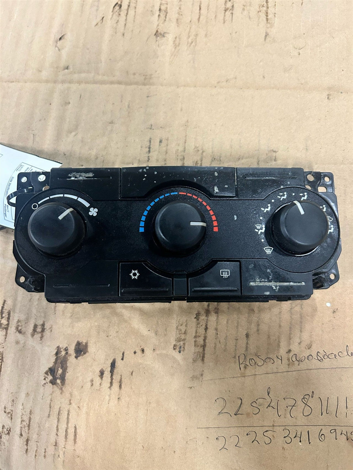 Climate Control Panel from a 2007 Dodge, photo 3