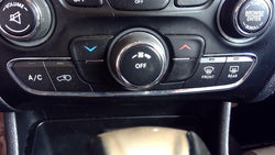 Climate Control Panel from a 2018 Jeep Cherokee, photo 1