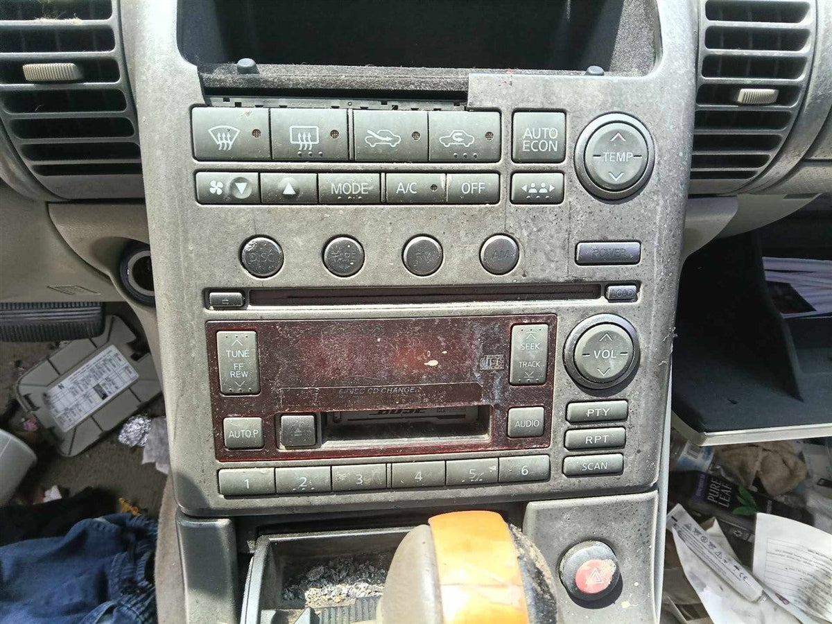 Climate Control Panel from a 2003 Infiniti G35, photo 1