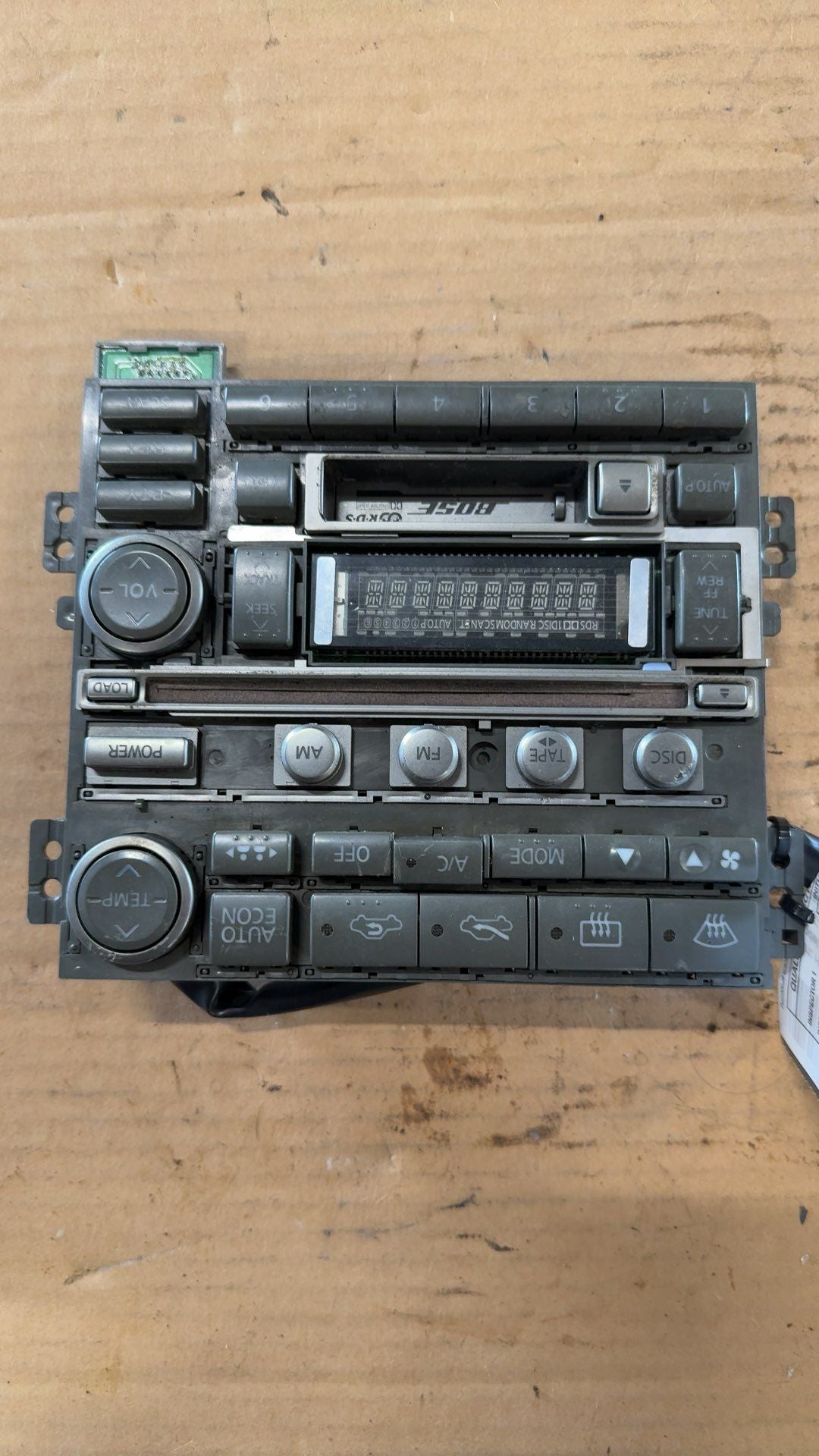 Climate Control Panel from a 2003 Infiniti G35, photo 2