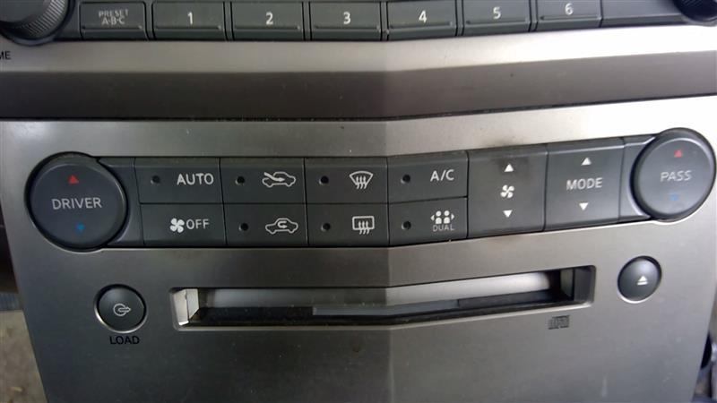 Climate Control Panel from a 2004 Nissan Maxima, photo 1