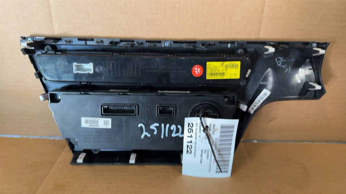 Climate Control Panel from a 2015 Hyundai Sonata, photo 3