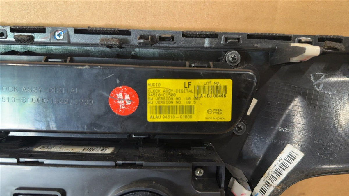 Climate Control Panel from a 2015 Hyundai Sonata, photo 4