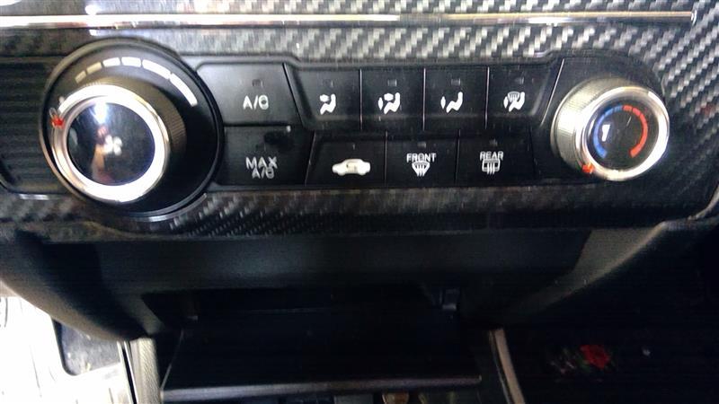 Climate Control Panel from a 2013 Honda Civic, photo 1