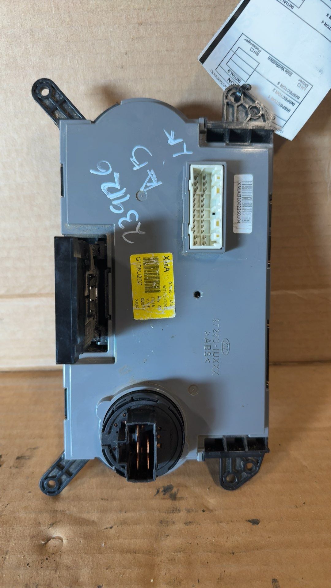 Climate Control Panel from a 2011 Kia Sorento, photo 3