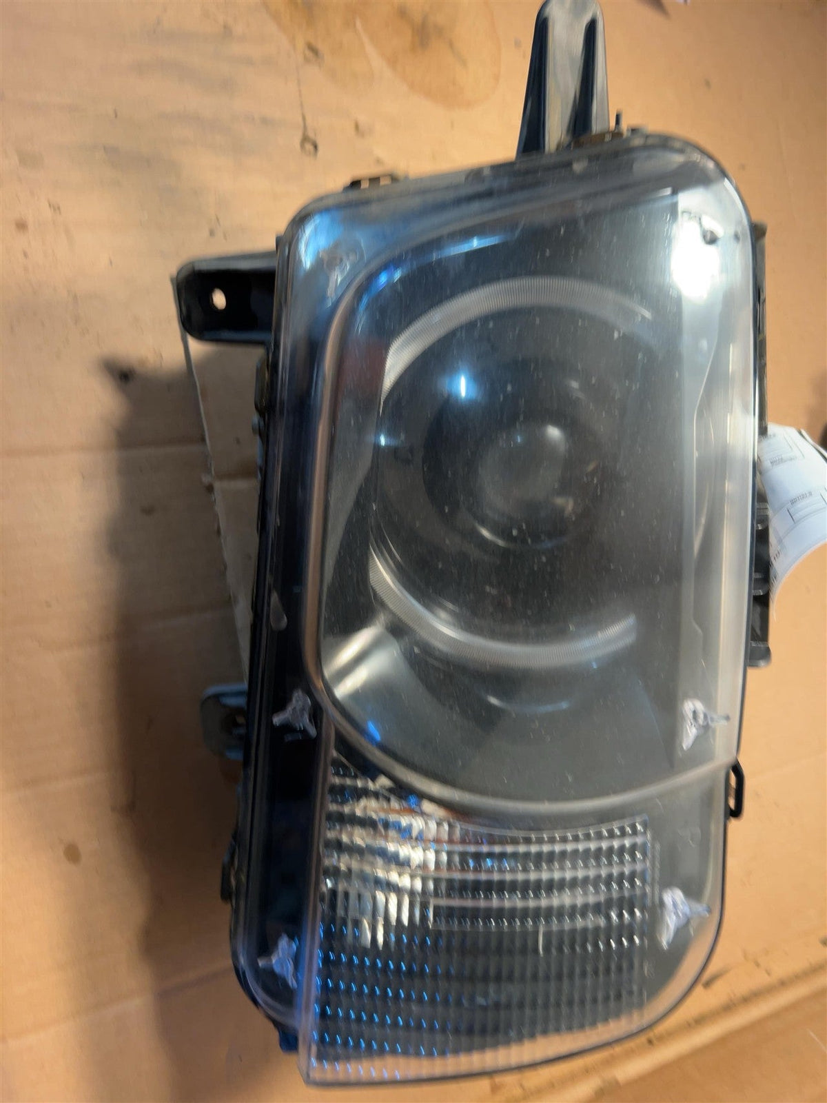 Headlight Assembly from a 2011 Chevrolet Camaro, right side, photo 2