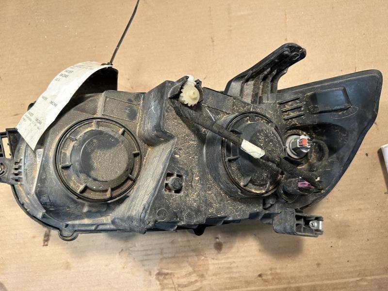 Headlight Assembly from a 2015 Chevrolet Sonic, right side, photo 3