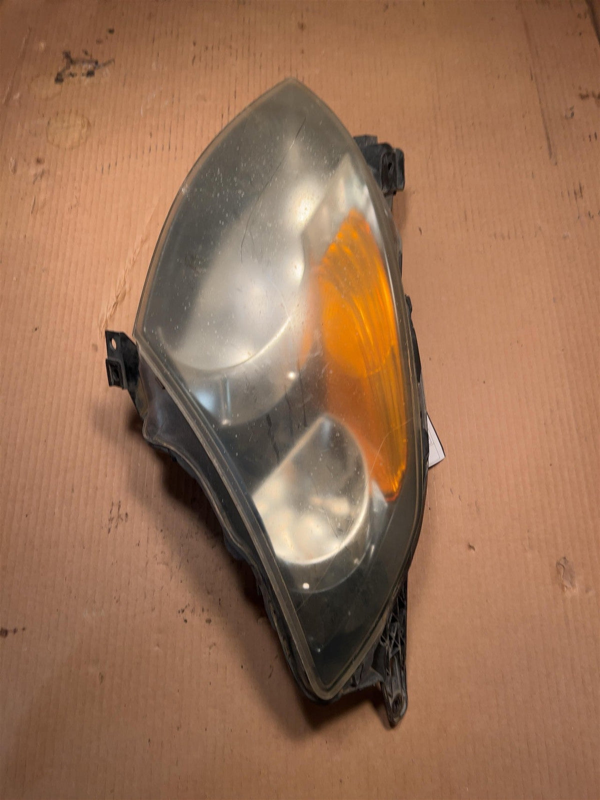 Headlight Assembly from a 2015 Chevrolet Malibu, right side, photo 2