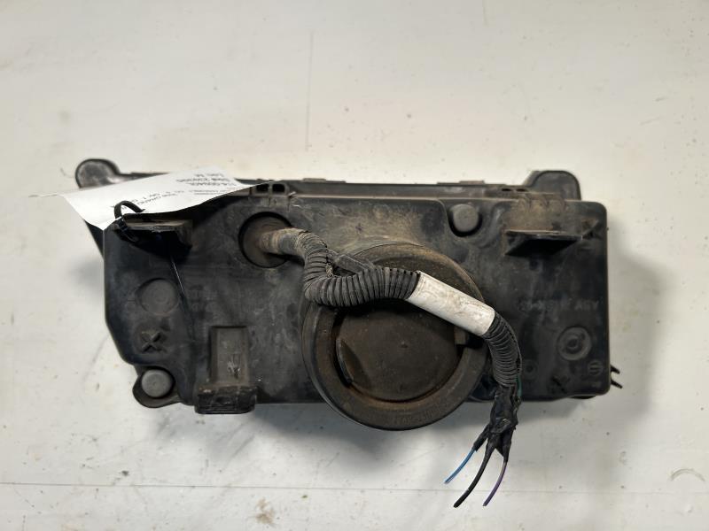 Headlight Assembly from a 2006 Mercury, left side, photo 2