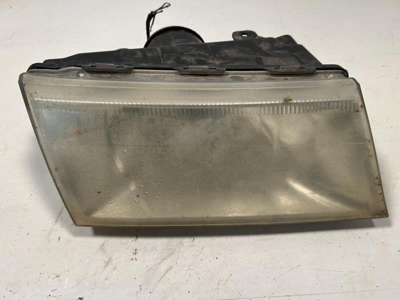 Headlight Assembly from a 2006 Mercury, right side, photo 1