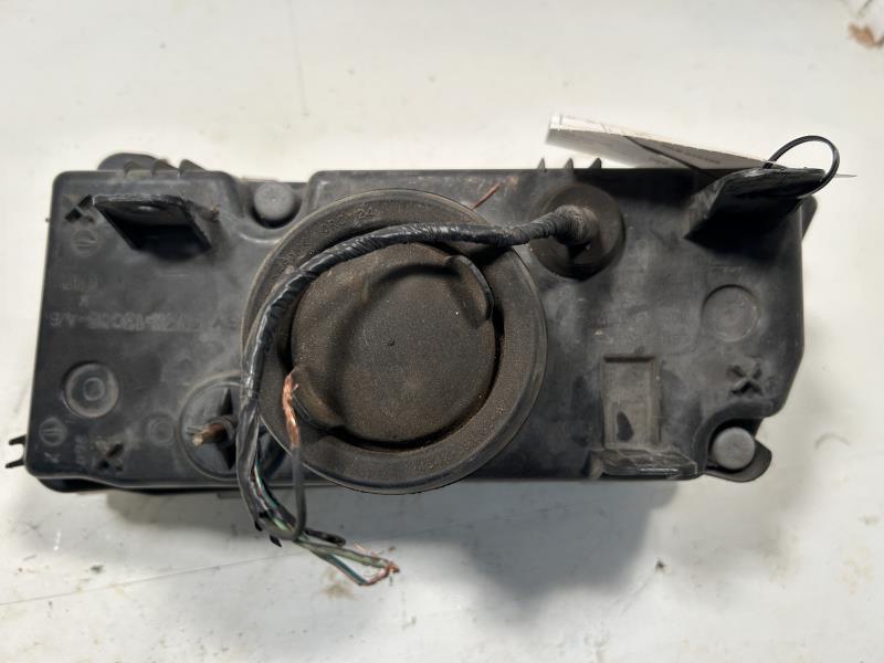 Headlight Assembly from a 2006 Mercury, right side, photo 2