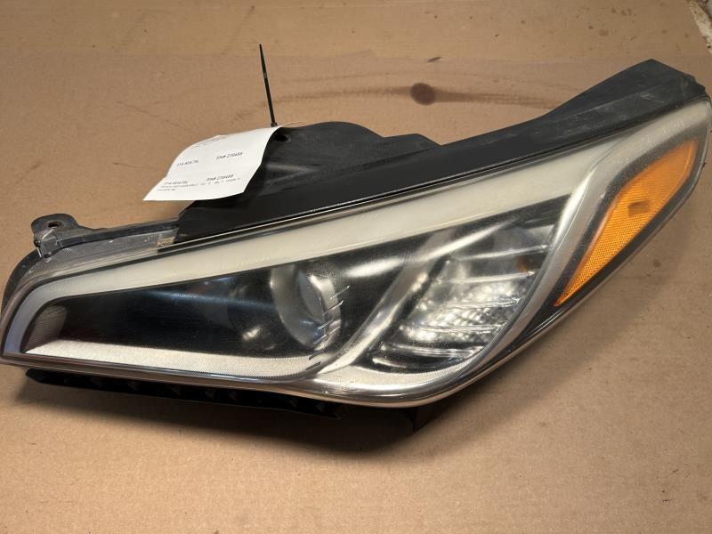 Headlight Assembly from a 2015 Hyundai Sonata, left side, photo 2