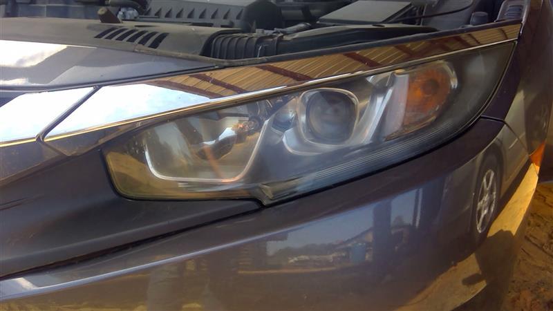 Headlight Assembly from a 2018 Honda Civic, left side, photo 1