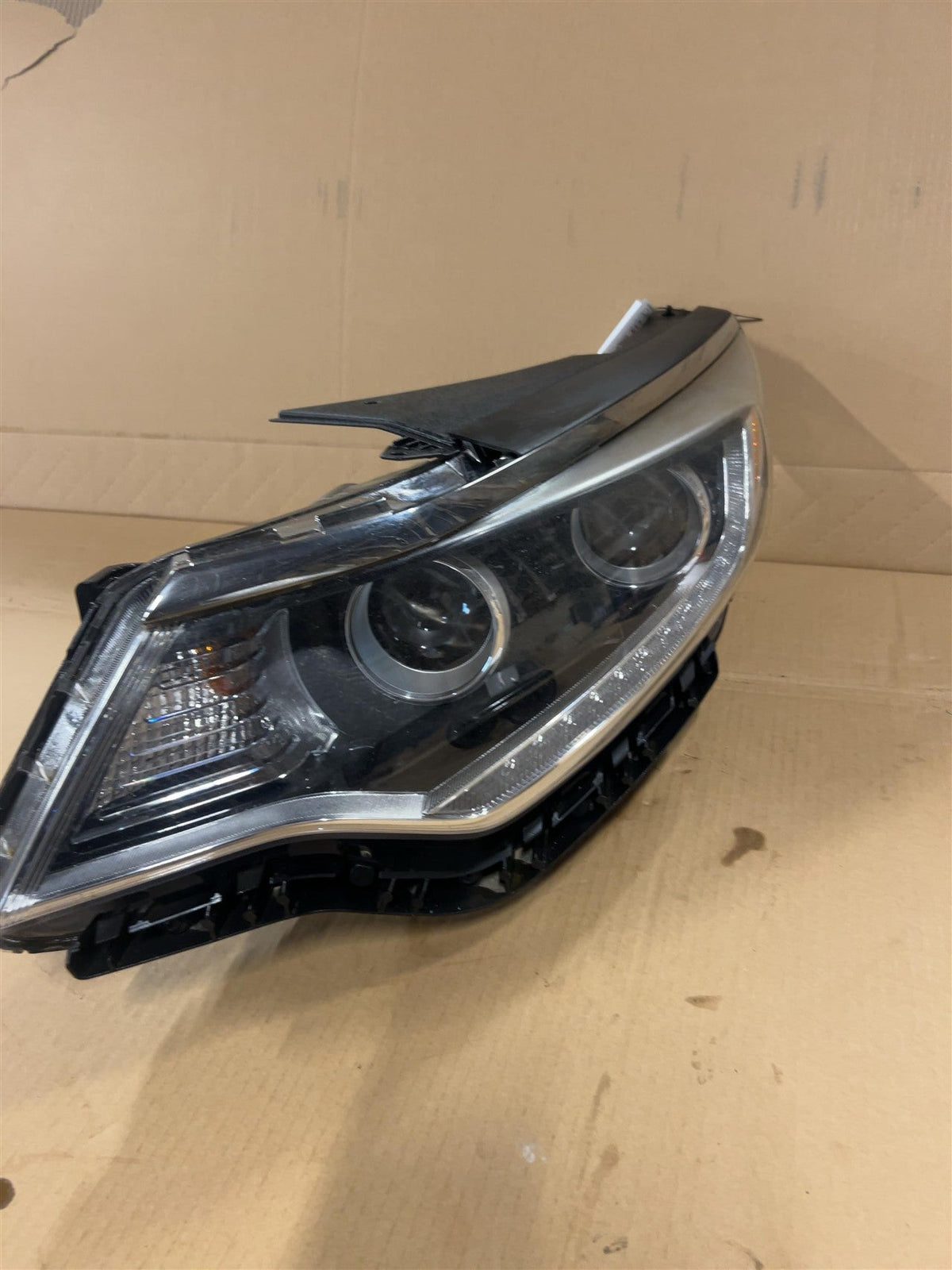 Headlight Assembly from a 2016 Kia Optima, left side, photo 2