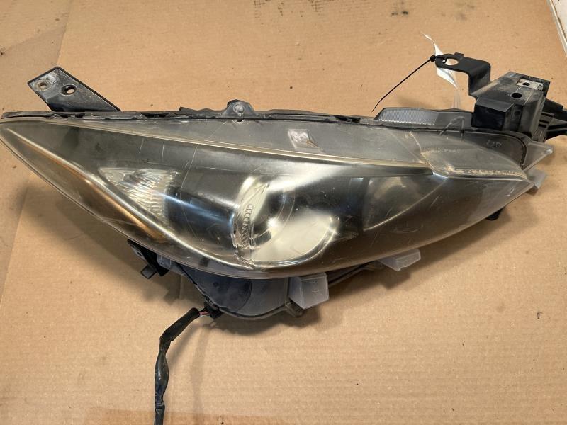 Headlight Assembly from a 2014 Mazda 3, right side, photo 2
