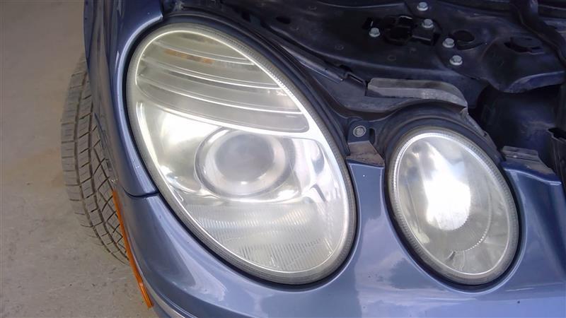Headlight Assembly from a 2007 Mercedes-Benz, right side, photo 1