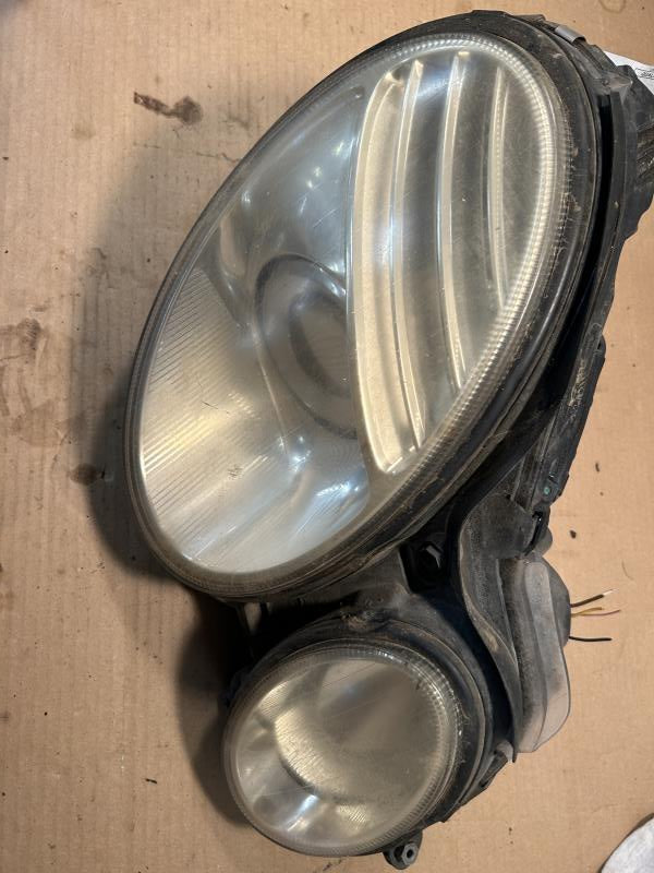 Headlight Assembly from a 2007 Mercedes-Benz, right side, photo 2