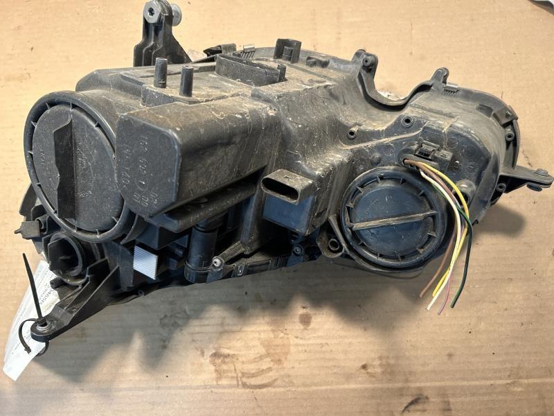 Headlight Assembly from a 2007 Mercedes-Benz, right side, photo 3