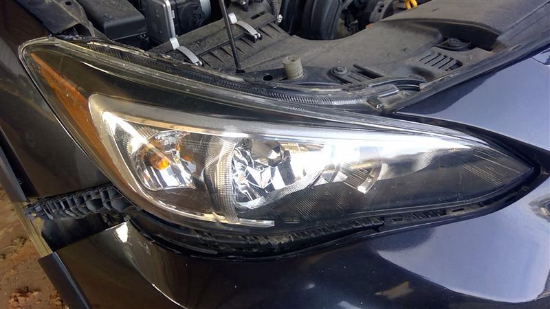 Headlight Assembly from a 2019 Subaru XV Crosstrek, right side, photo 1