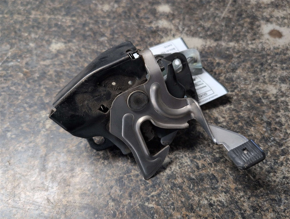 Hood Latch from a 2021 Honda Accord, photo 2