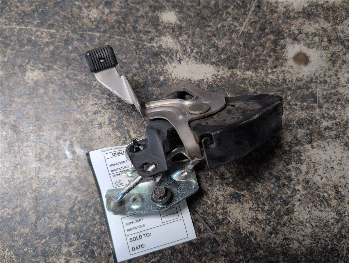 Hood Latch from a 2021 Honda Accord, photo 4