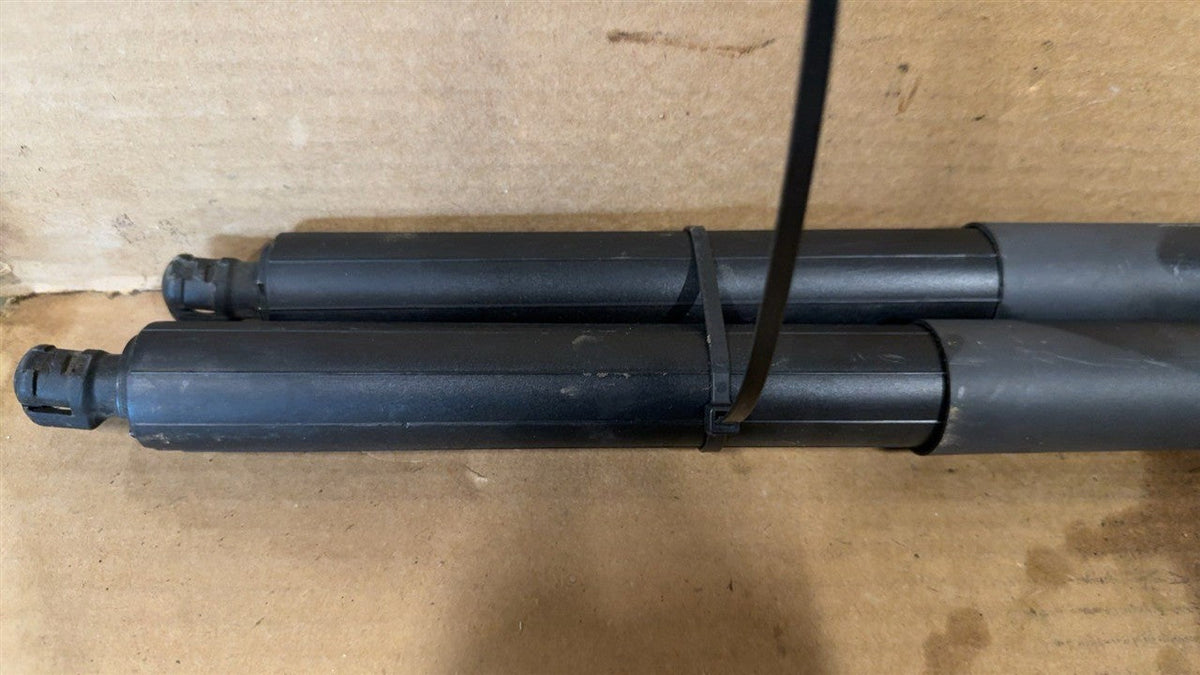 Hatchback Strut from a 2021 Ford Explorer, photo 2