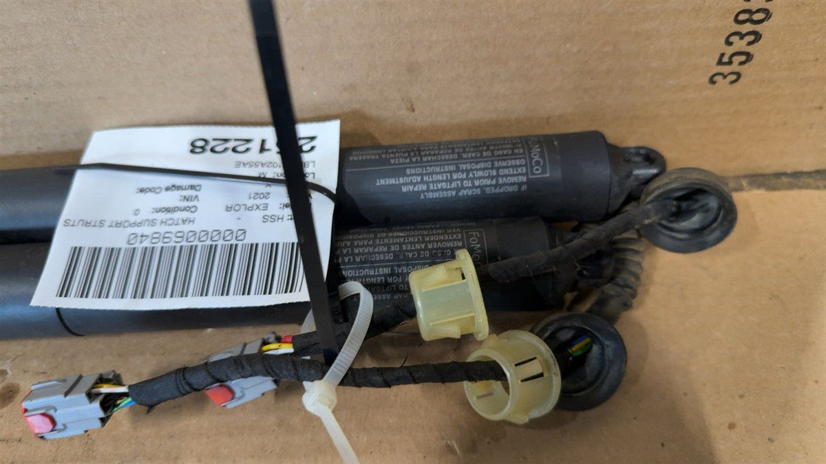 Hatchback Strut from a 2021 Ford Explorer, photo 3