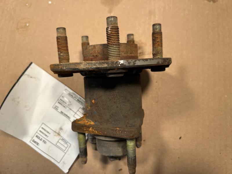 Wheel Hub from a 2008 Chevrolet HHR, rear, photo 2