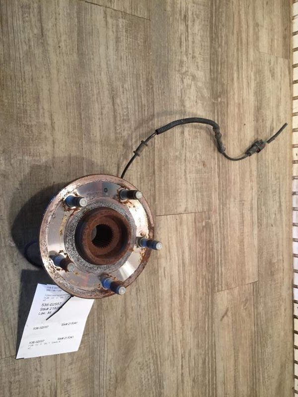 Wheel Hub from a 2012 Ram 1500, front, photo 2