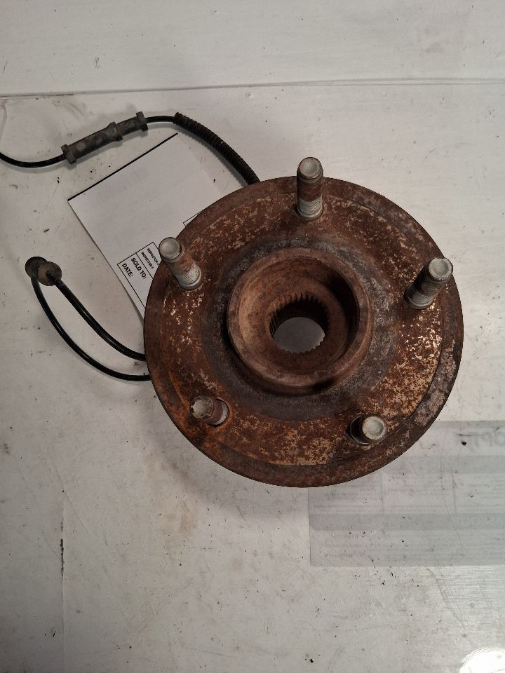 Wheel Hub from a 2012 Ram 1500, front, photo 3