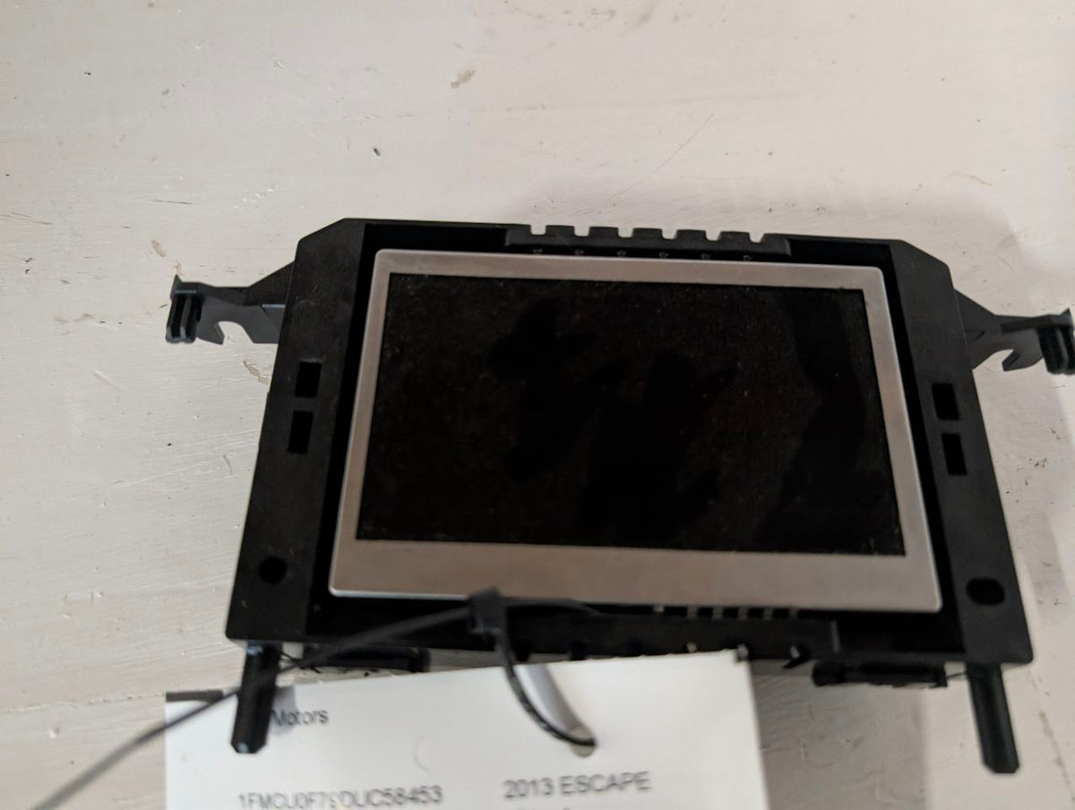 Info Display Screen from a 2013 Ford Escape, photo 2