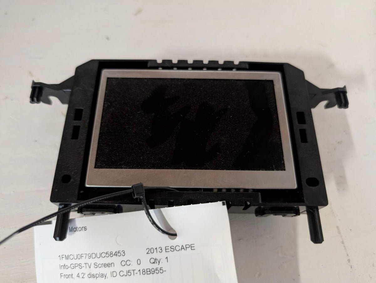 Info Display Screen from a 2013 Ford Escape, photo 3