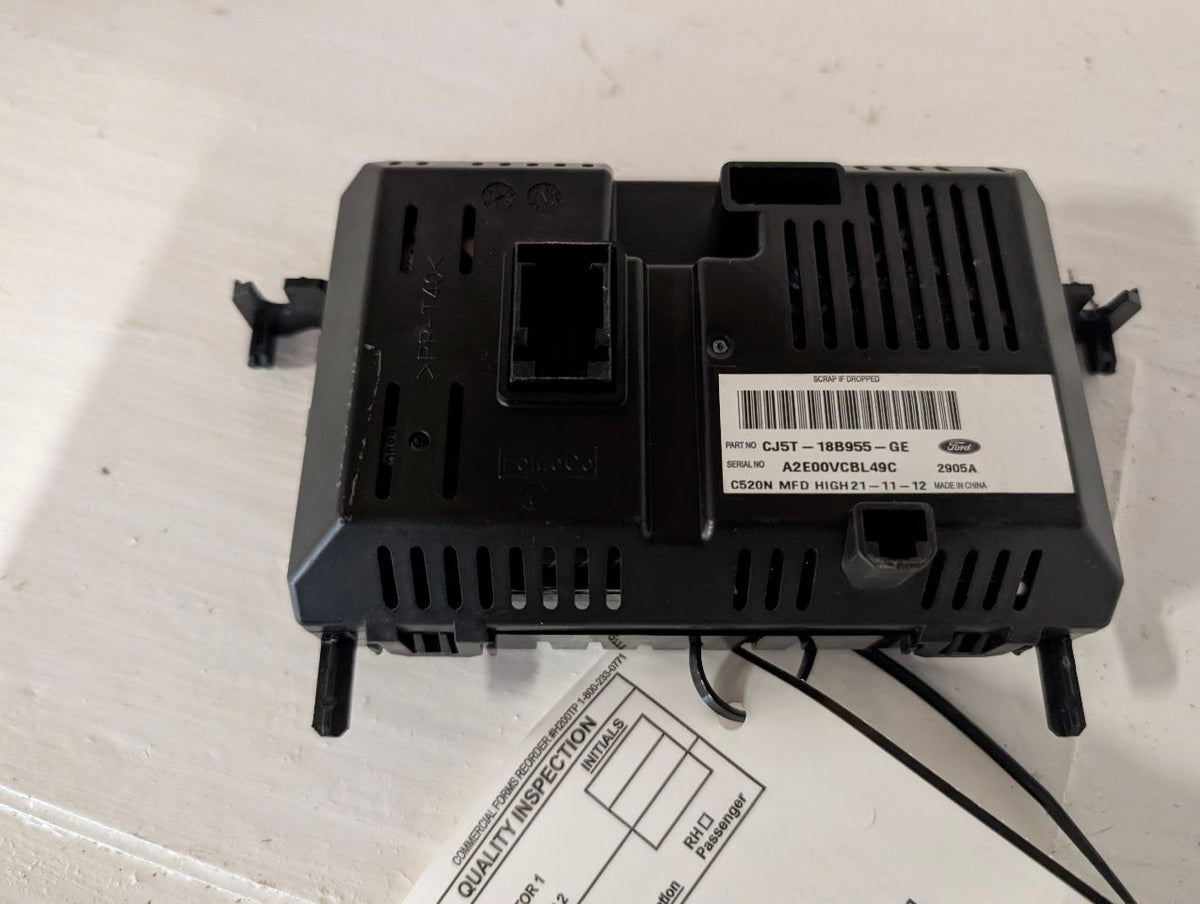 Info Display Screen from a 2013 Ford Escape, photo 4